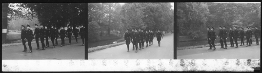 407069 Afbeelding van de lijfwacht van de Nationaal-Socialistische Beweging (N.S.B.) tijdens een mars door Utrecht. ...